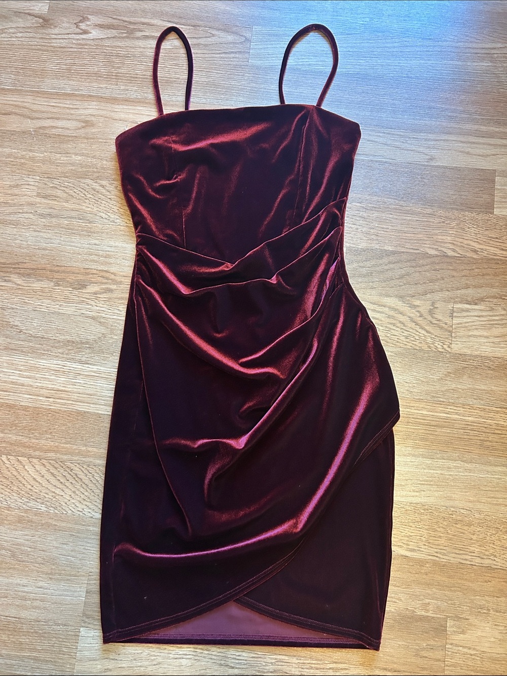Windsor Burgundy Cowl Draped Mini Dress.Size Small